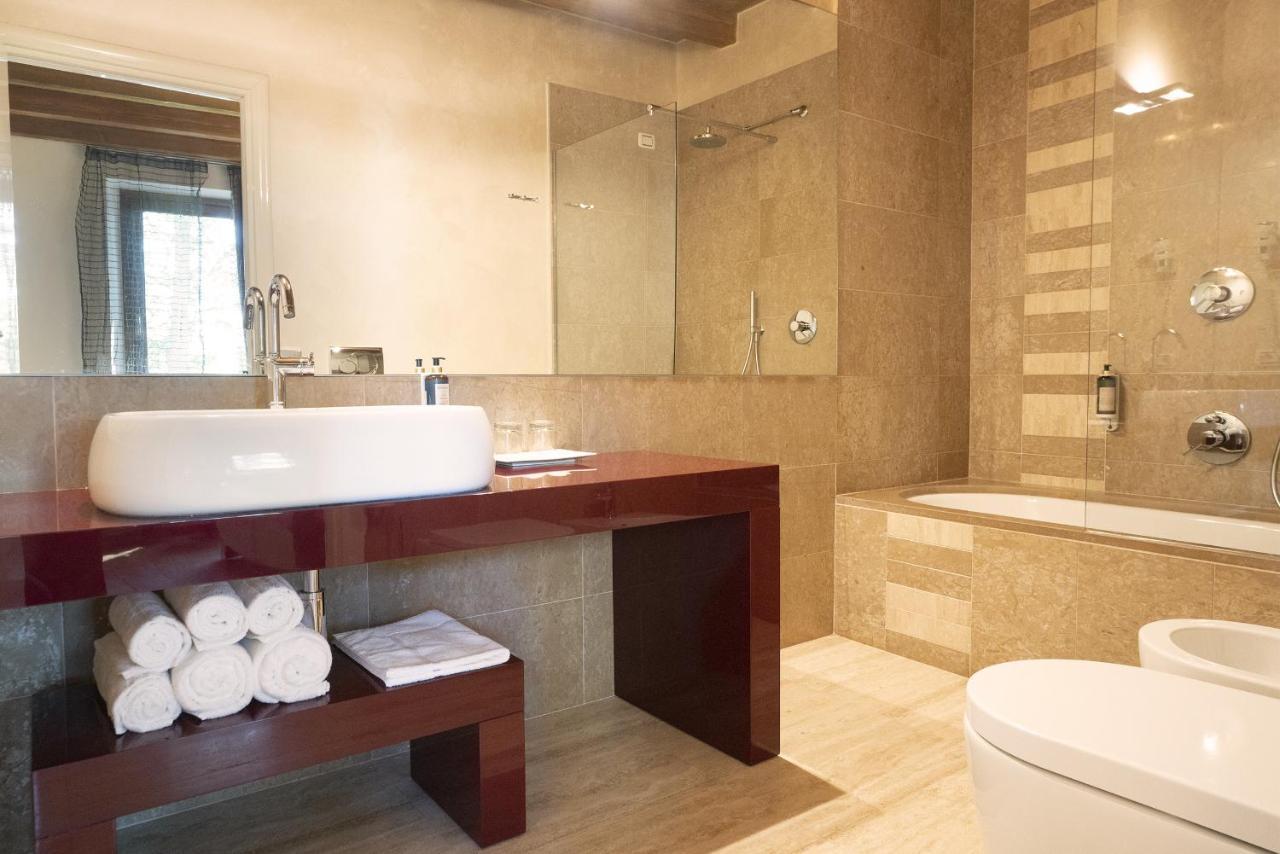 Il Borgo - 1711 Luxury Guest House Arlate Exterior foto
